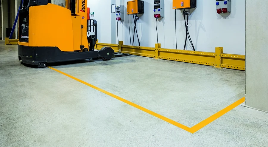 Banda autoadeziva marcare locatii Duraline 50/05, 50 mm x 30 m, galben Durable – imaginea 3